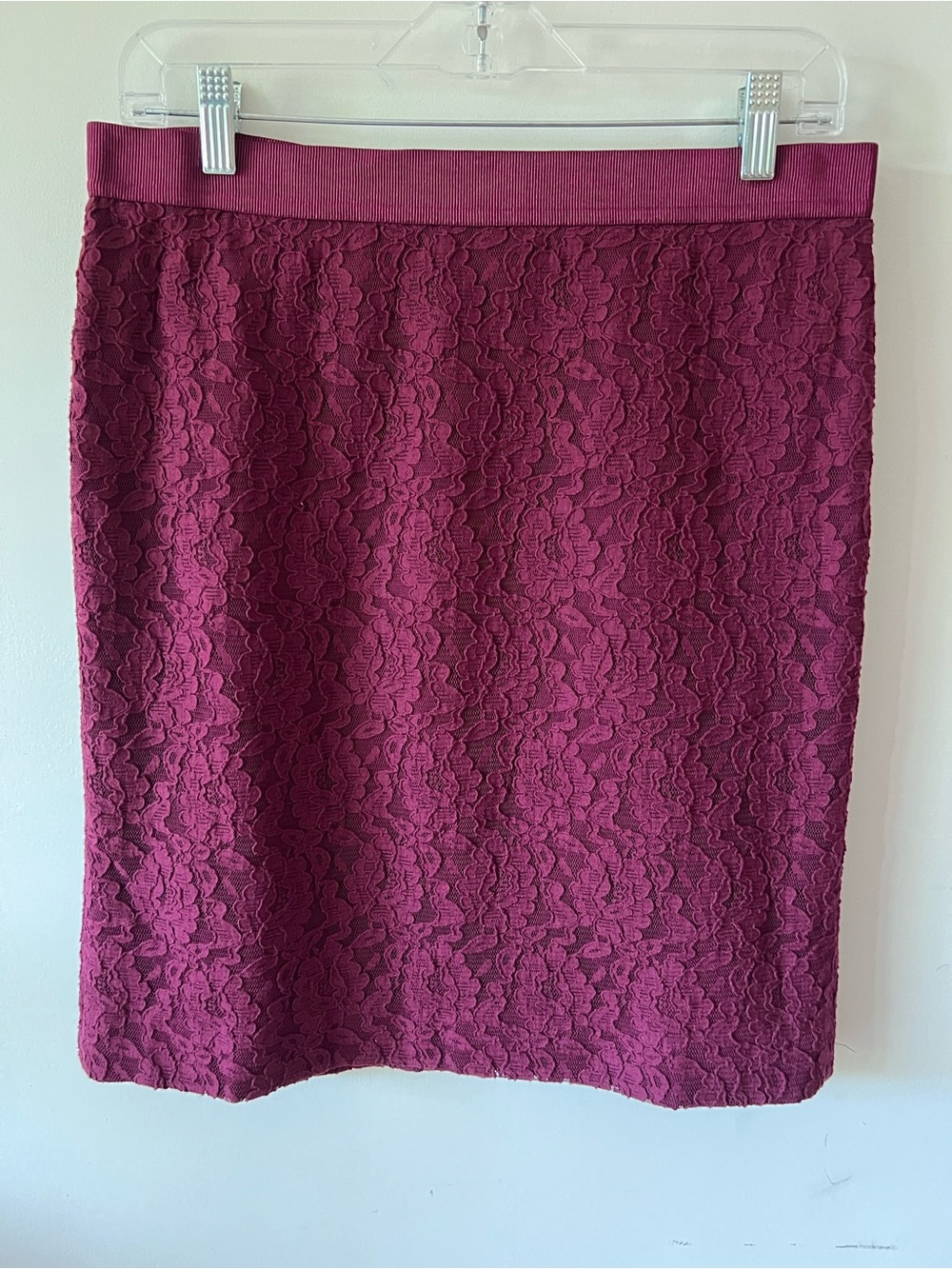 Ann Taylor Petite Burgundy Lace Pencil Skirt - Size 10P - Picture 2 of 6